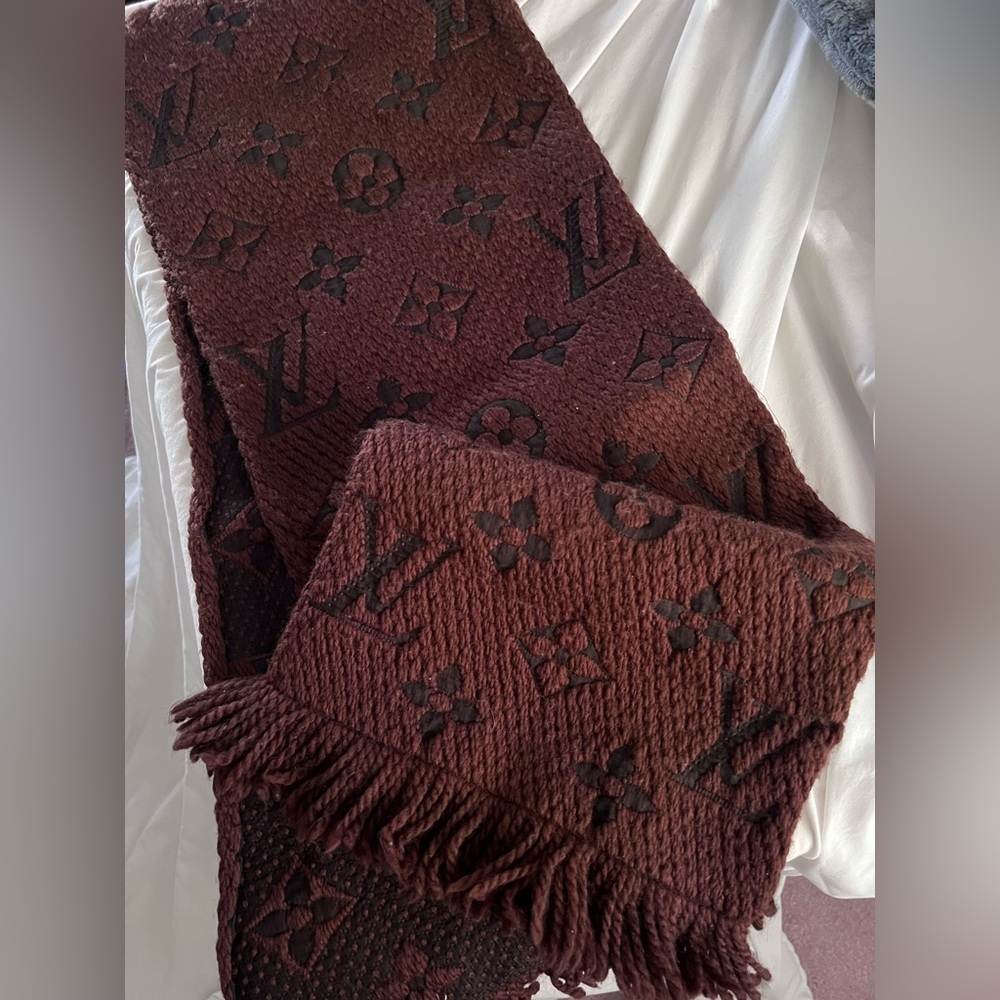 Authentic Louis Vuitton scarf -wool, brown